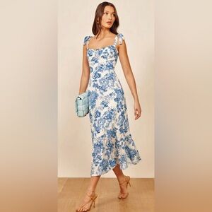 Reformation Chicwish Blue and Cream Floral Maxi Dress with adjustable straps M